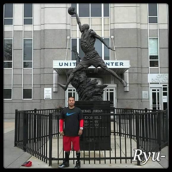 Meet your Posher, Ryu - Picture 1 of 13